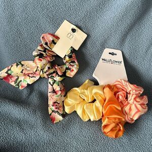 NWT Set of 4 scrunchies